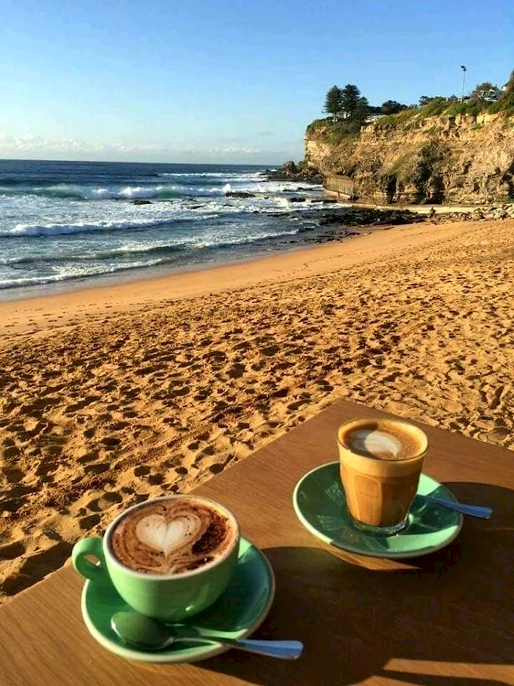 Кофе на берегу моря