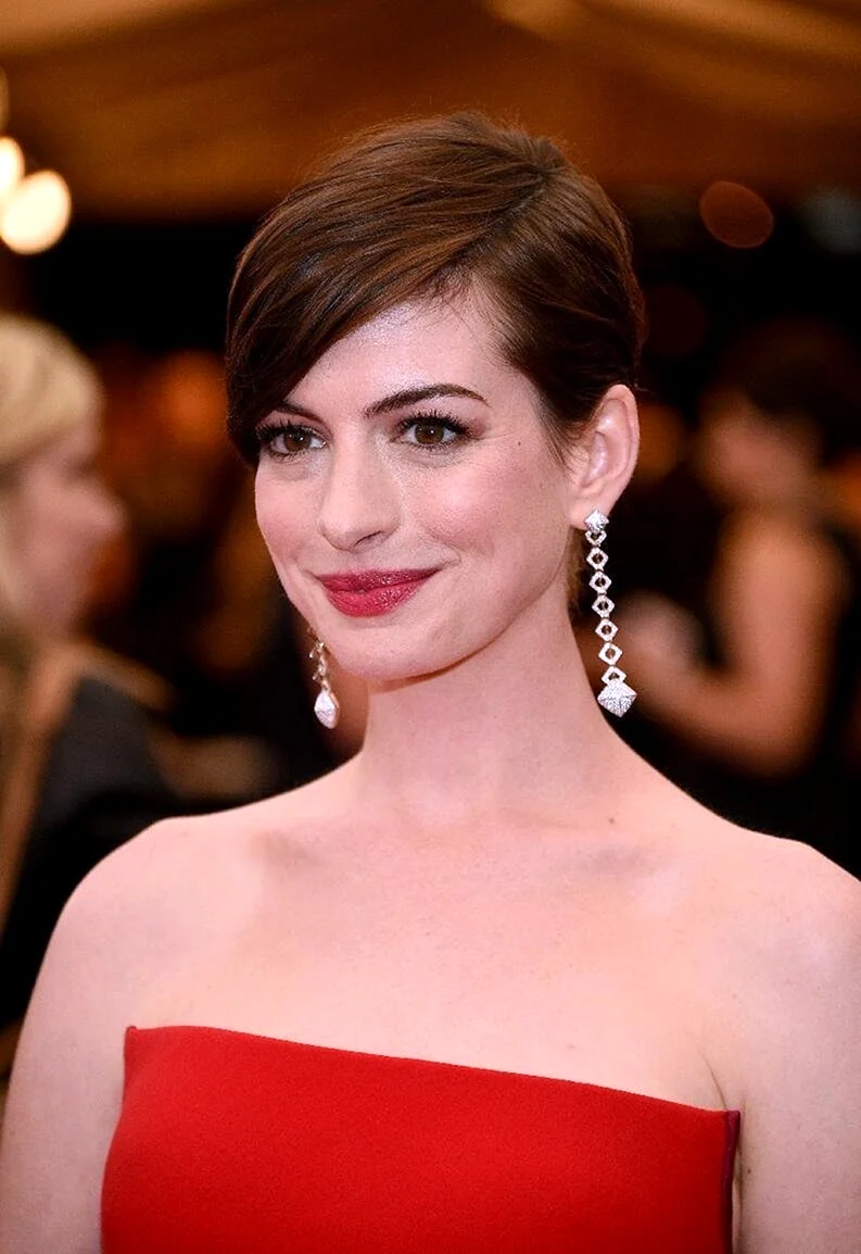 Anne Hathaway Bangs