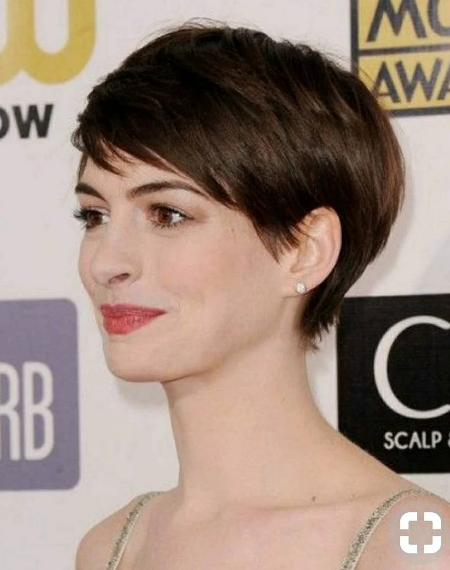 Anne Hathaway Pixie Hairstyle