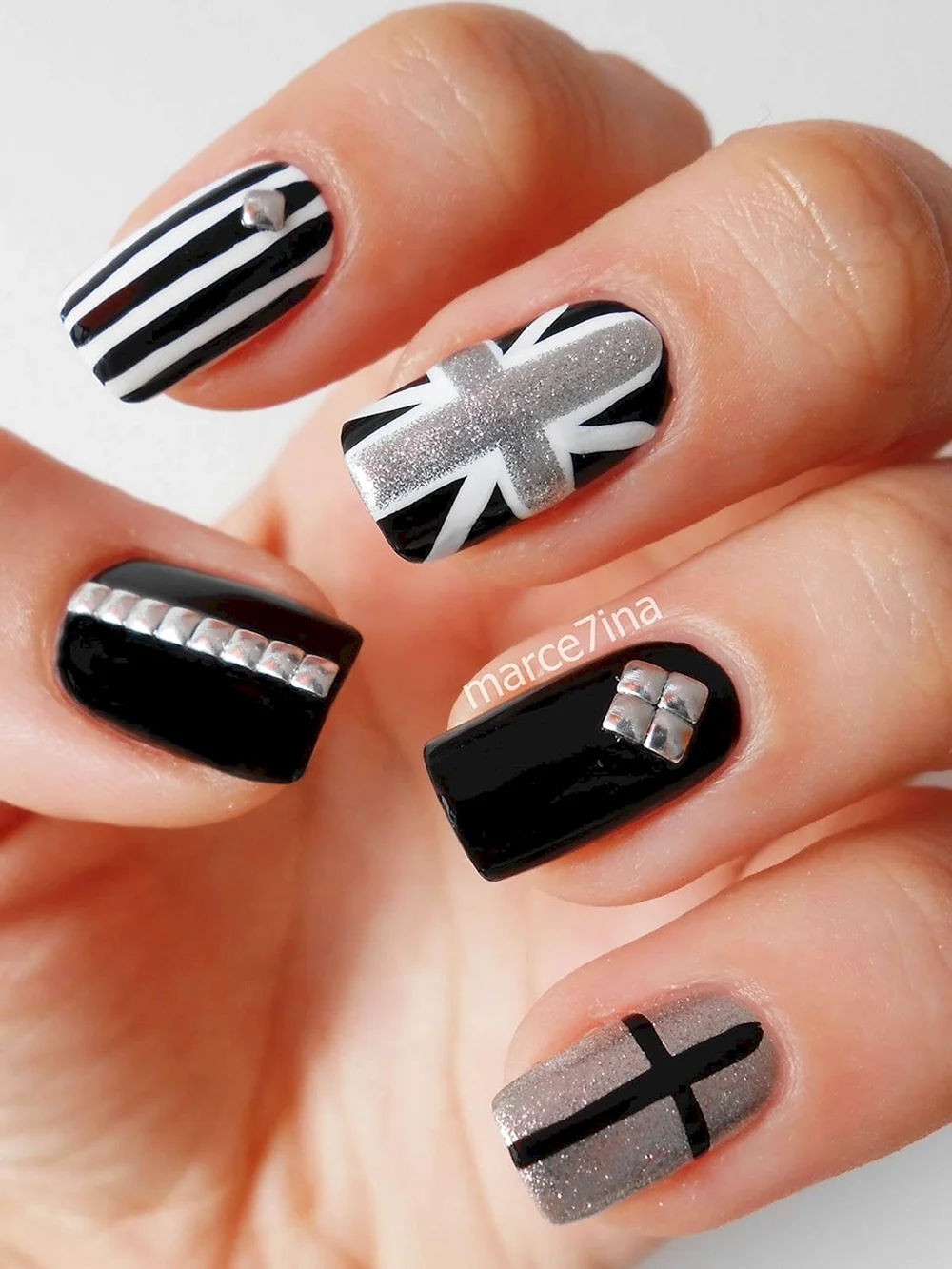 Black and White Nail Art