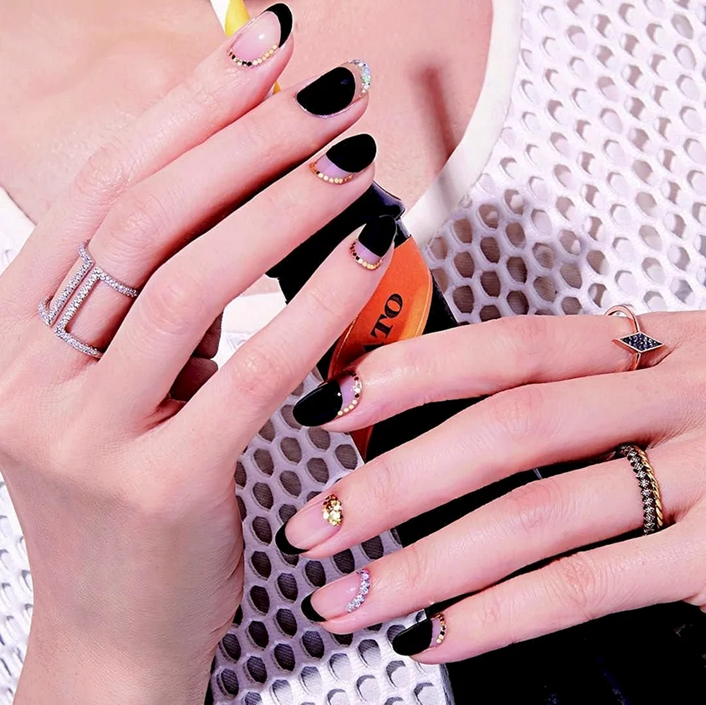 Black Pink Manicure