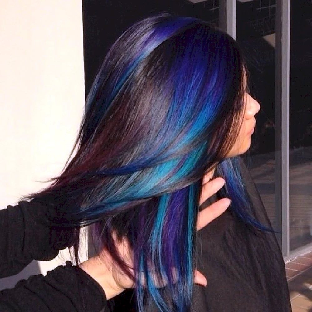 Blue Highlight hair