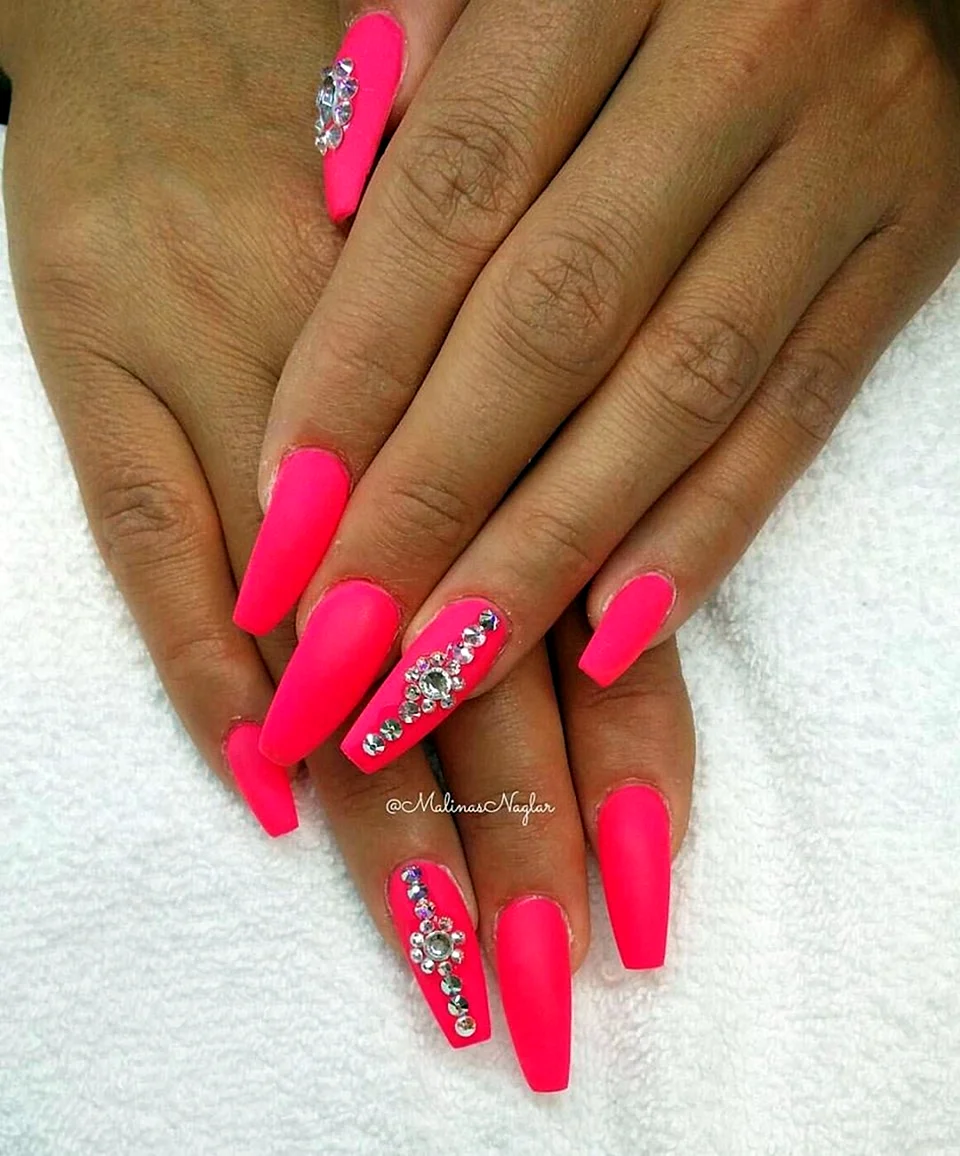 Bright Pink fake Nails