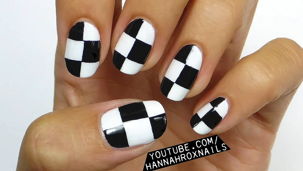 Checkered Nail Art