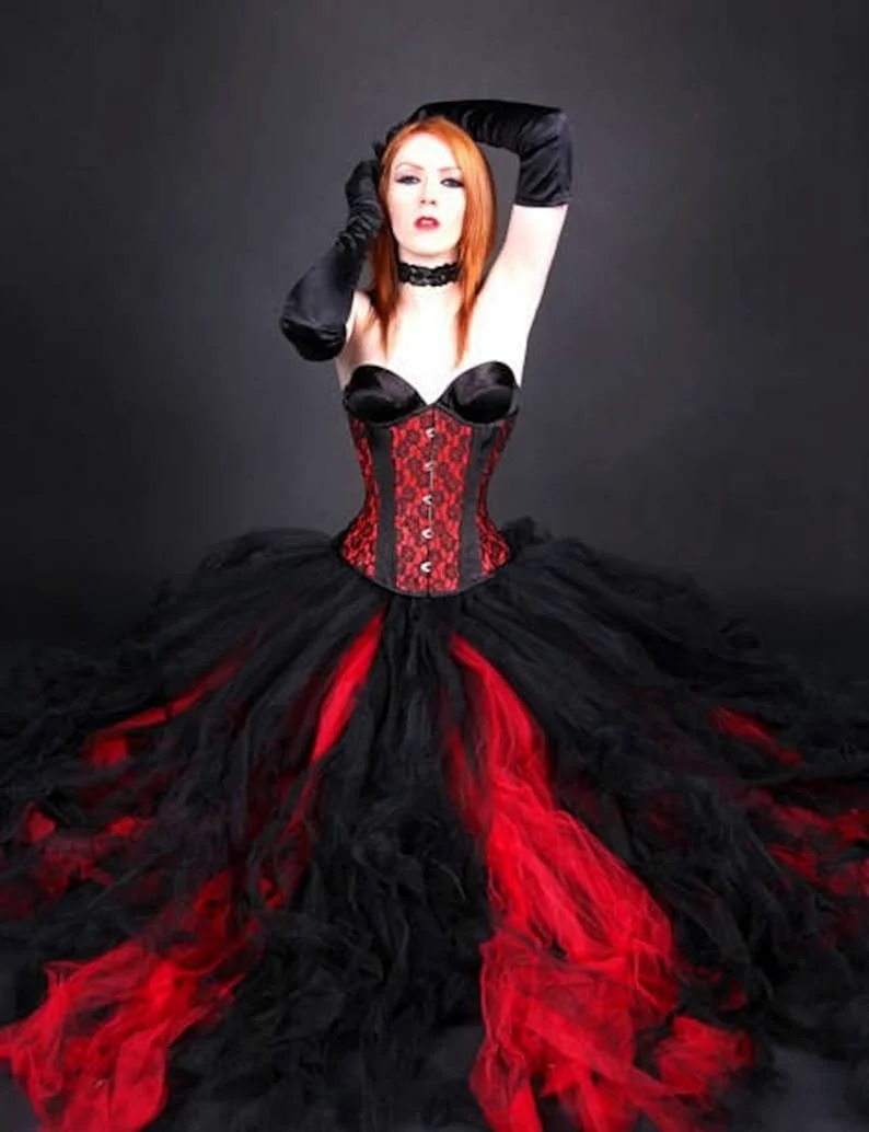 Черно-красное Готическое платье