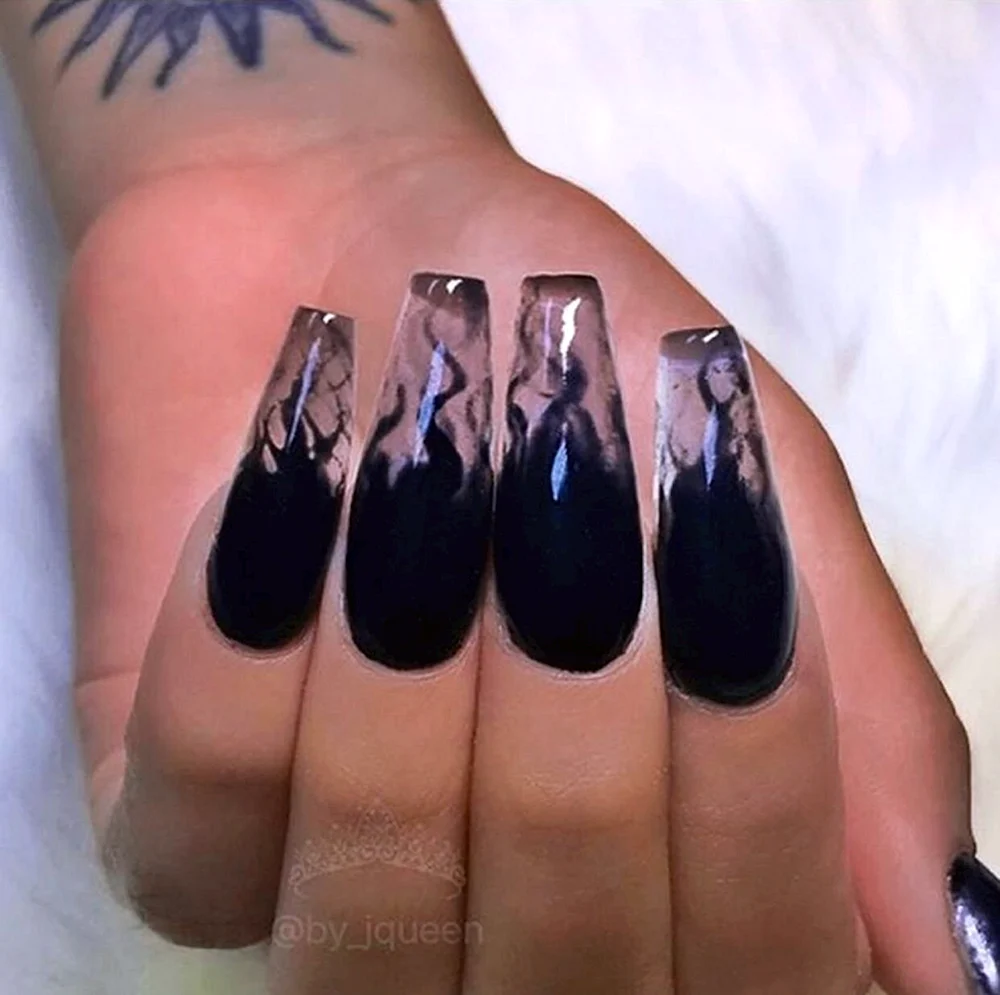 Черные прозрачные ногти