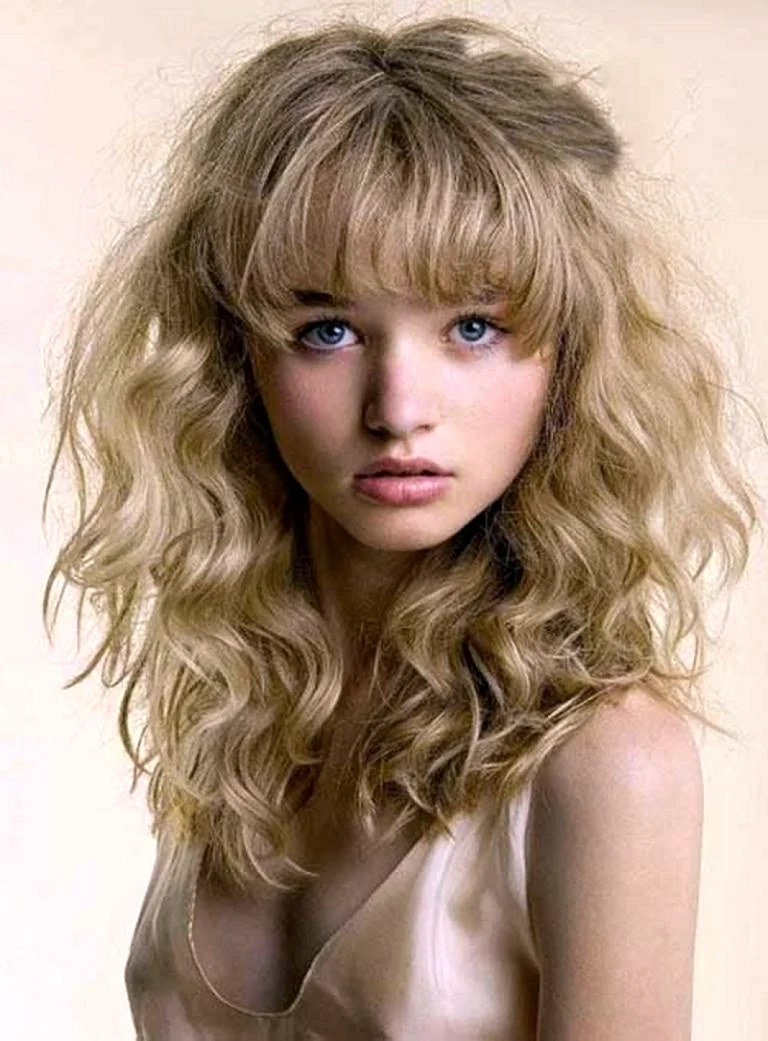 Curly hair with Bangs