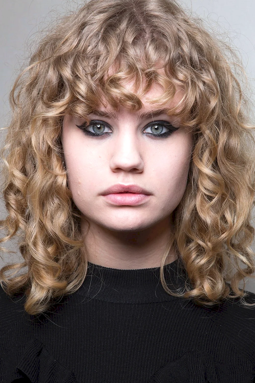 Curly hair with Makeup