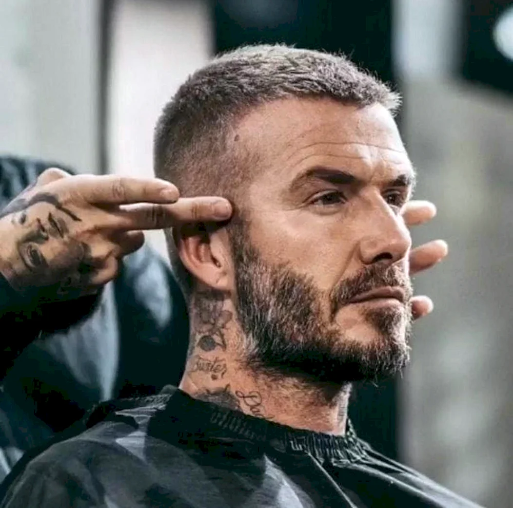 David Beckham короткая стрижка