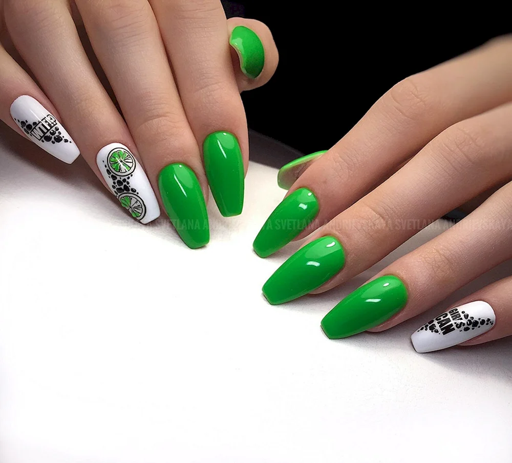Дизайн ногтей зеленый