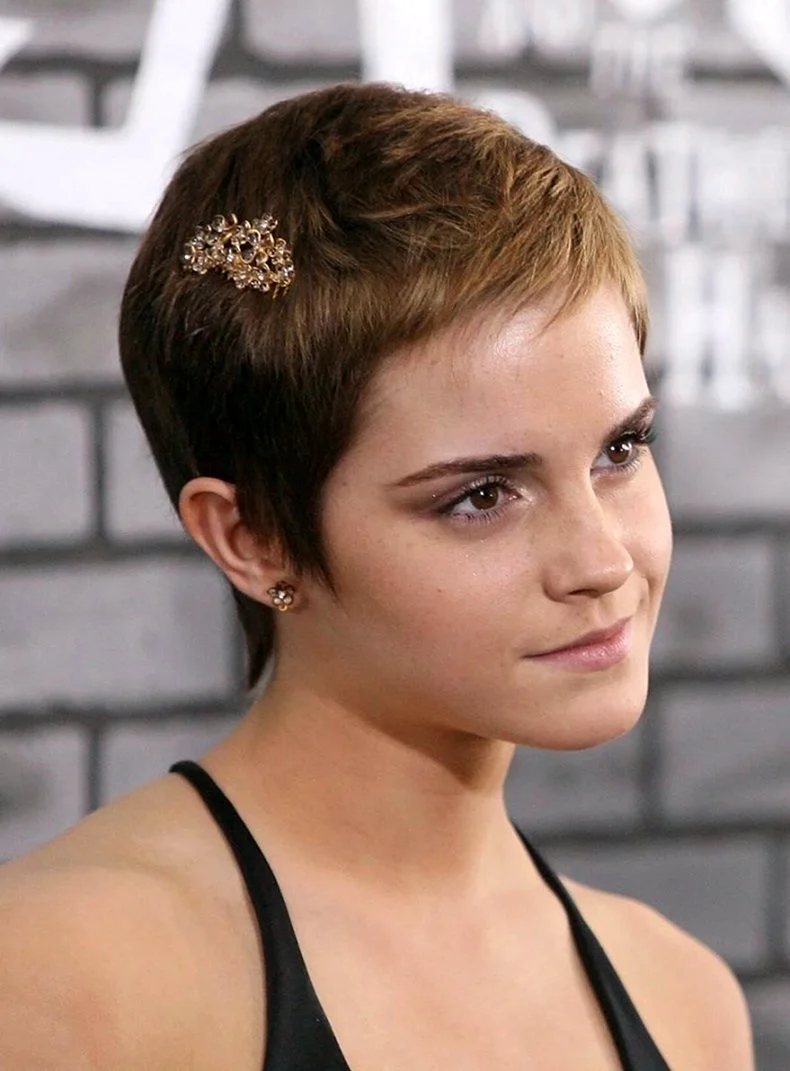 Emma Watson Cut hair