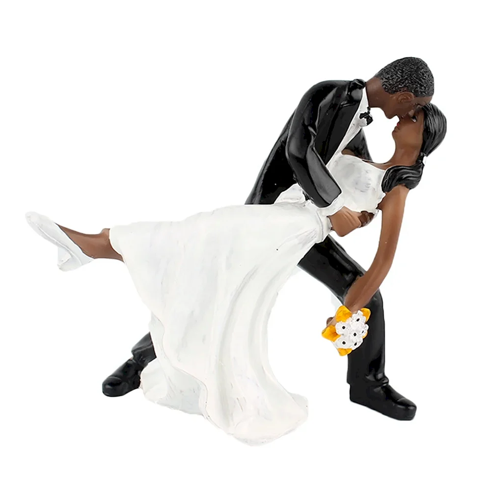 Фигурка жених и невеста