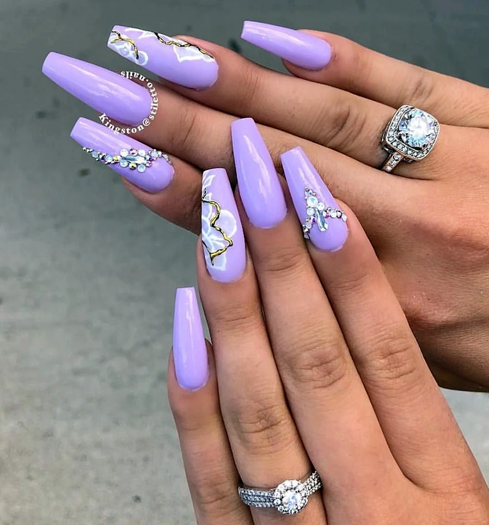 Фиолетовый маникюр на длинные ногти