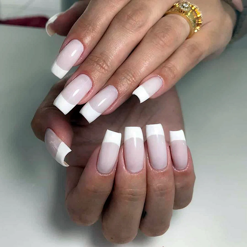 French Manicure 2022