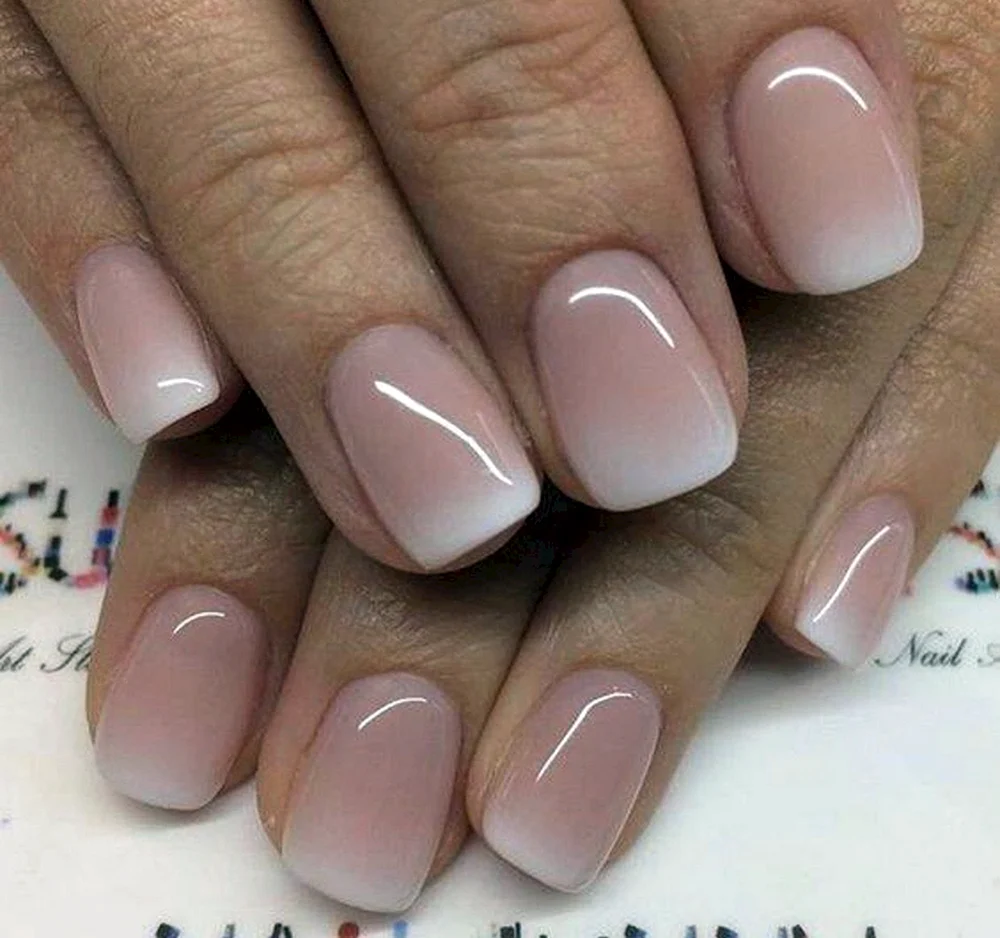 French Manicure Ombre
