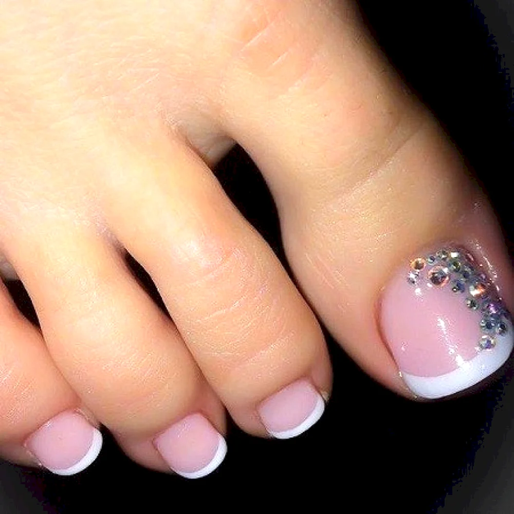 French Manicure Toes