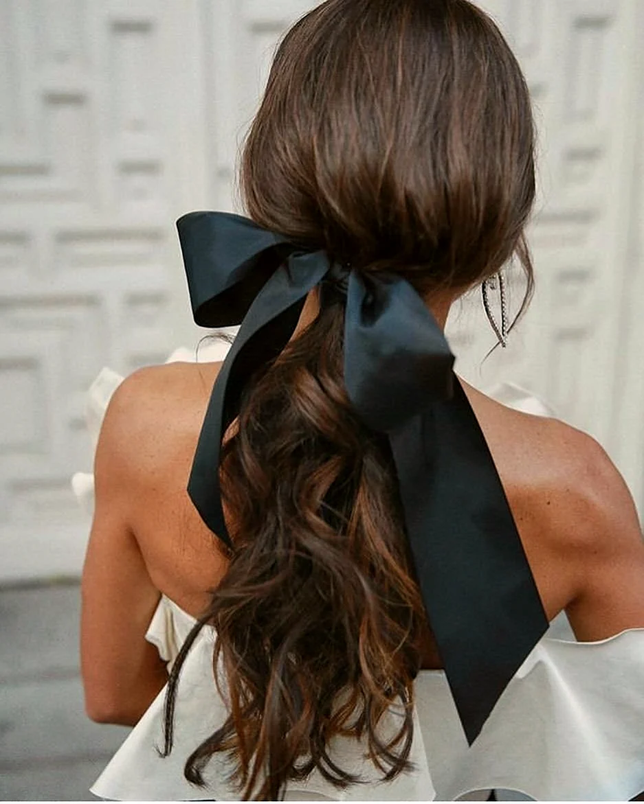 Girl with Fashion hair Bows