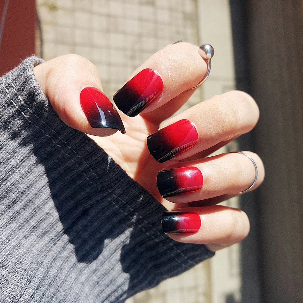 Градиент на ногтях красный с черным
