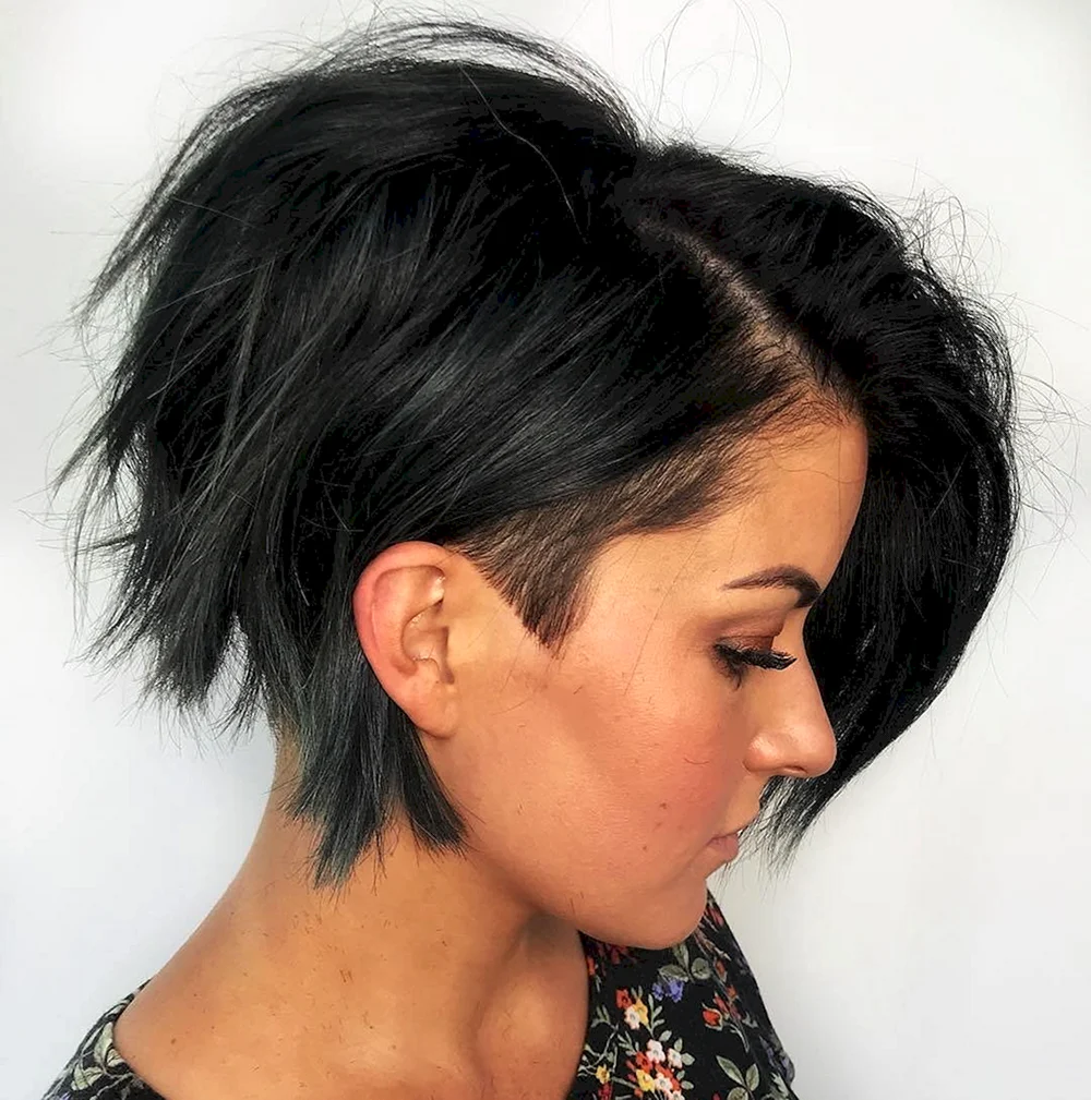 Graduated short Hairstyle