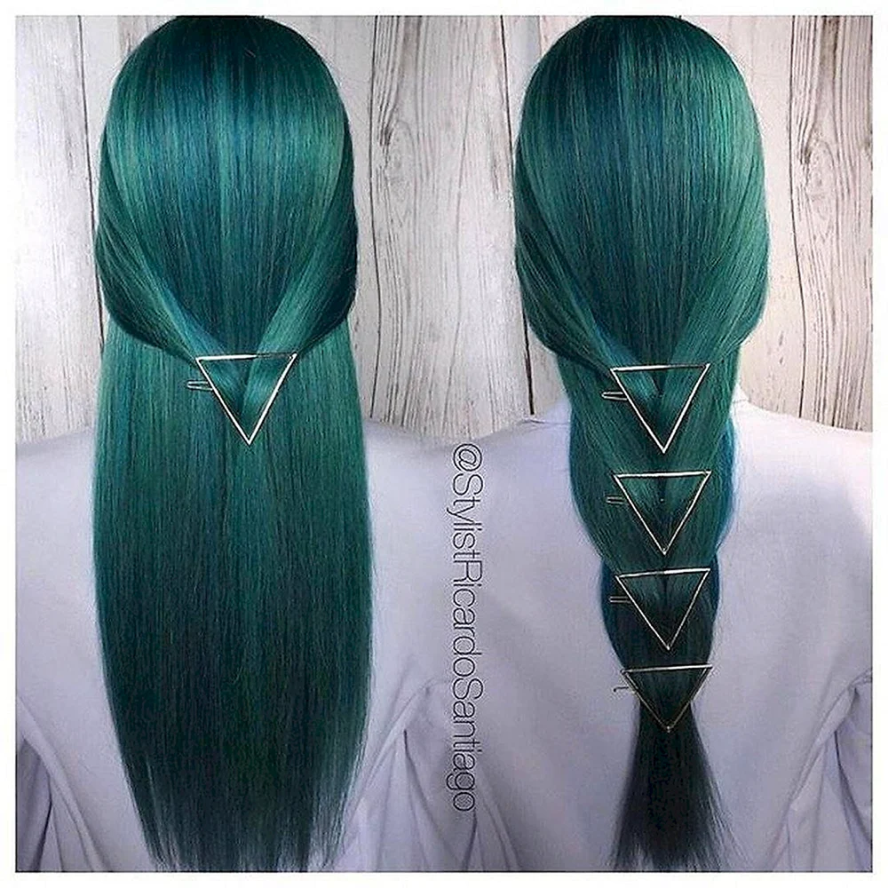 Hairstyling colored hair Green