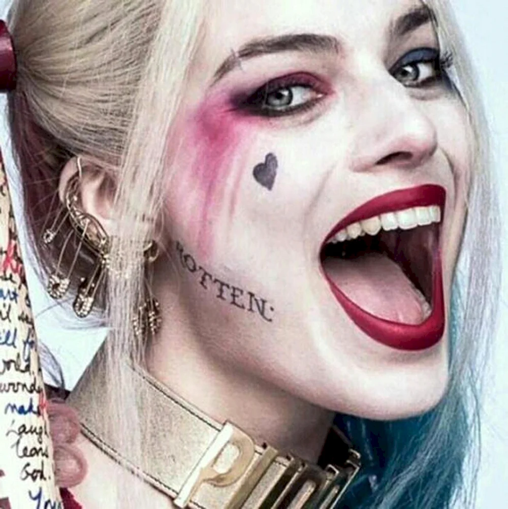 Harley Quinn Margot Robbie face