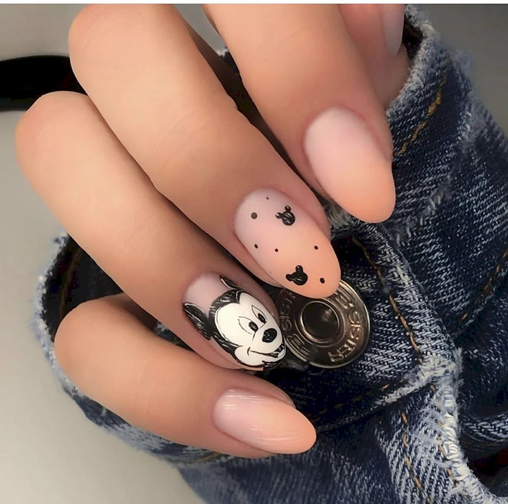 House Mouse Nails