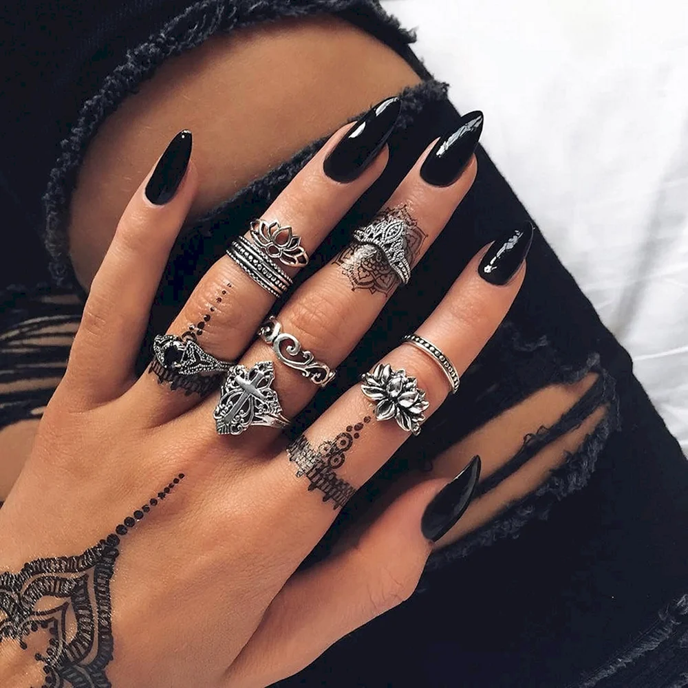 Красивые ногти длинные черные