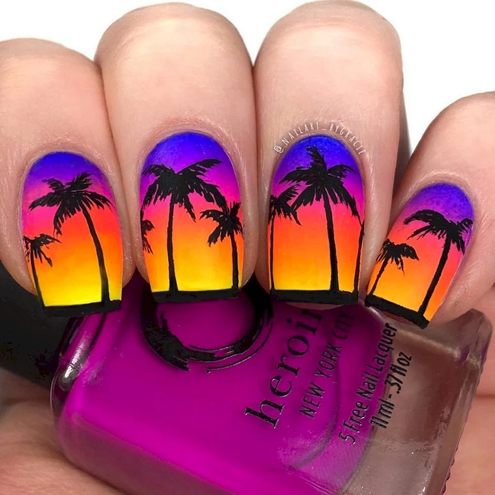 Красивые ногти с пальмами