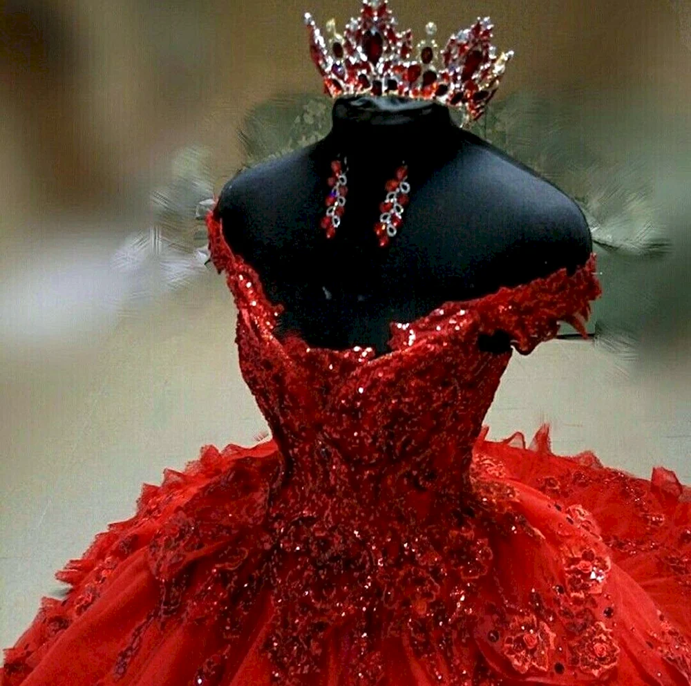 Красно черное бальное платье