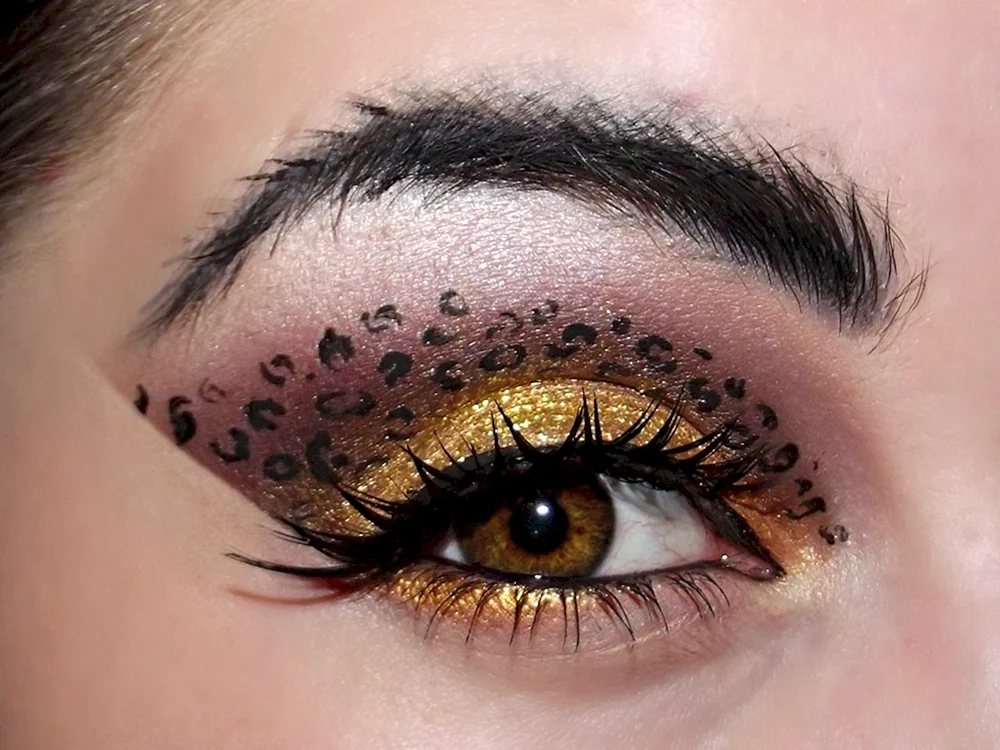 Leopard Eye Makeup