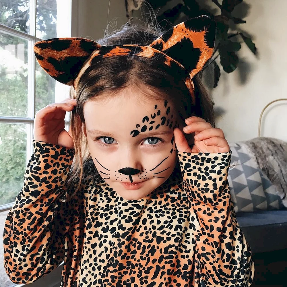 Leopard Makeup Kid