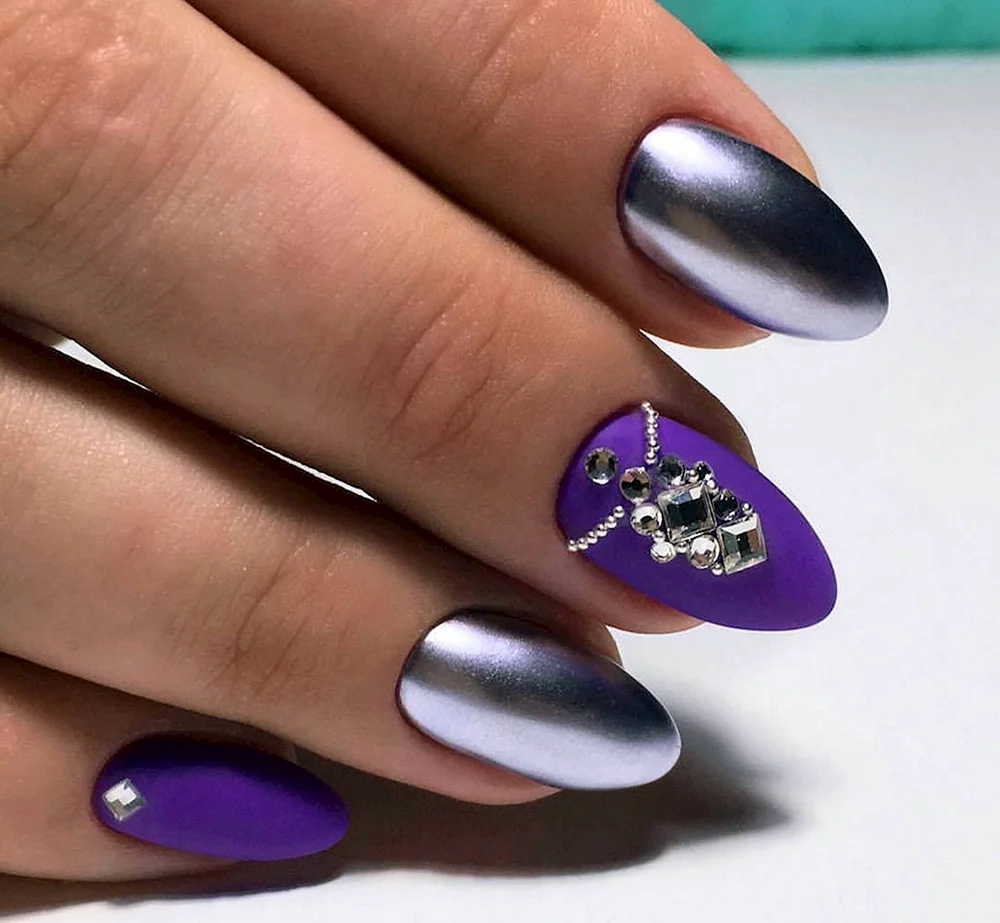 Light Purple Nail Art