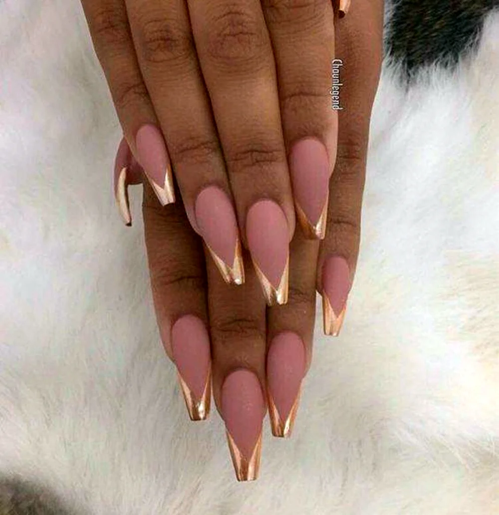 Long Nails Gold