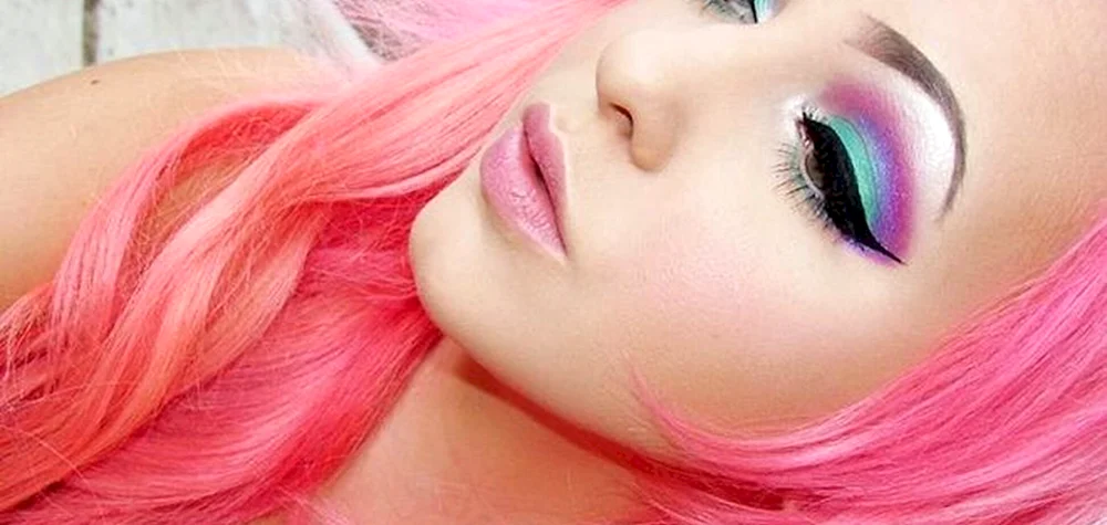 Make up Pink hair