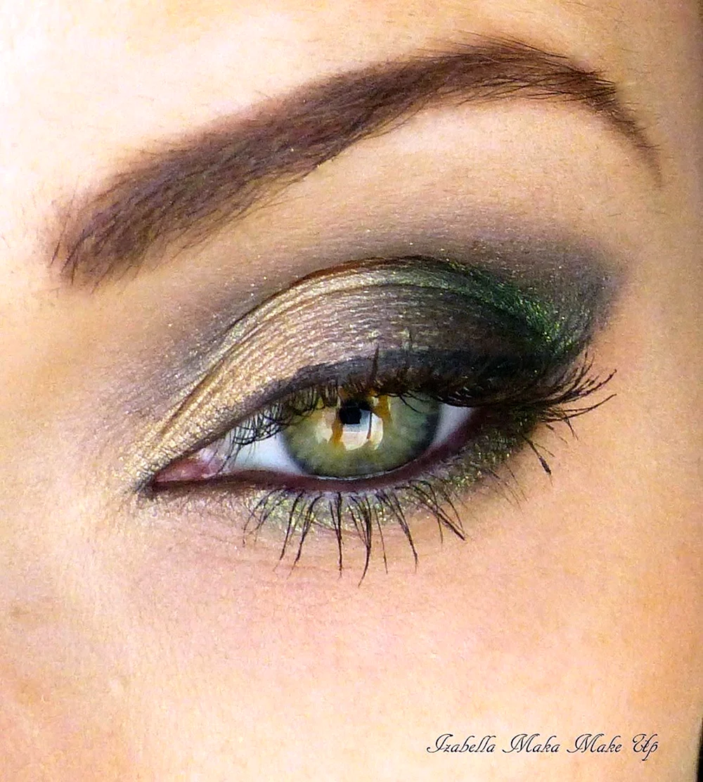 Макияж с зелеными тенями для зеленых глаз