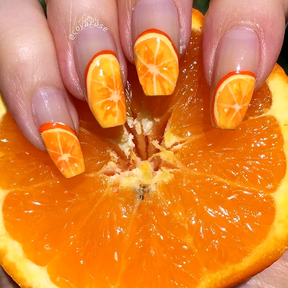 Маникюр с апельсином
