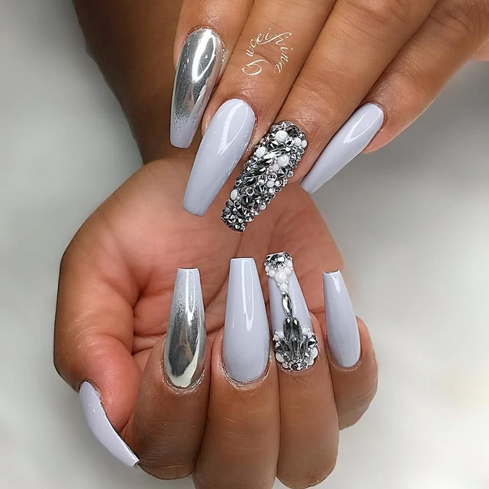 Маникюр серебро с белым на длинные ногти
