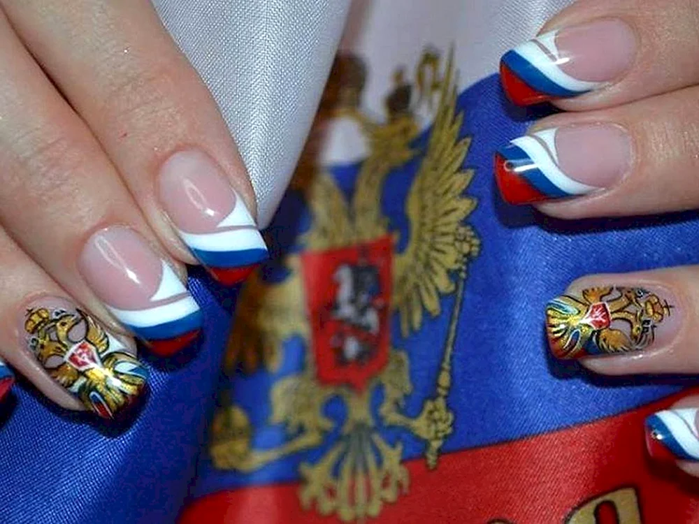 Маникюр Триколор российского флага