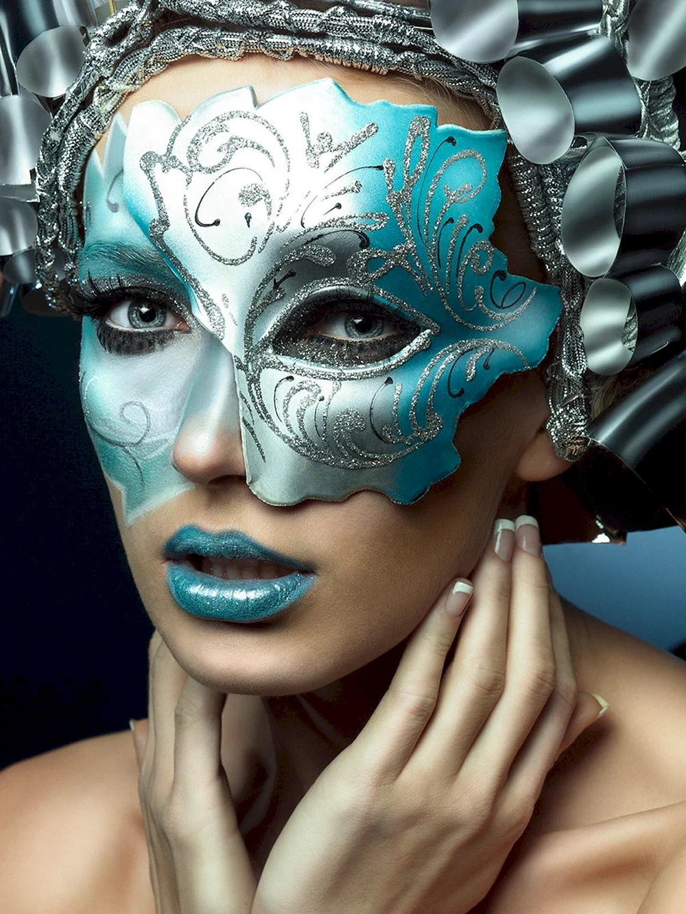 Mask woman