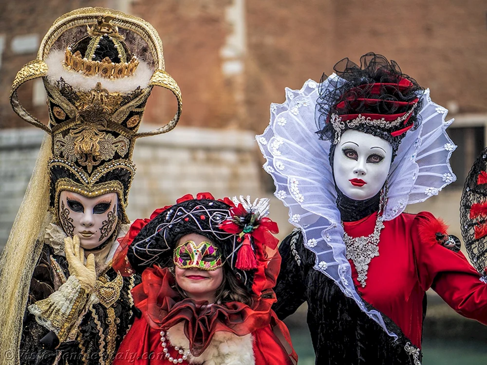 Маска Венеция карнавал 17век