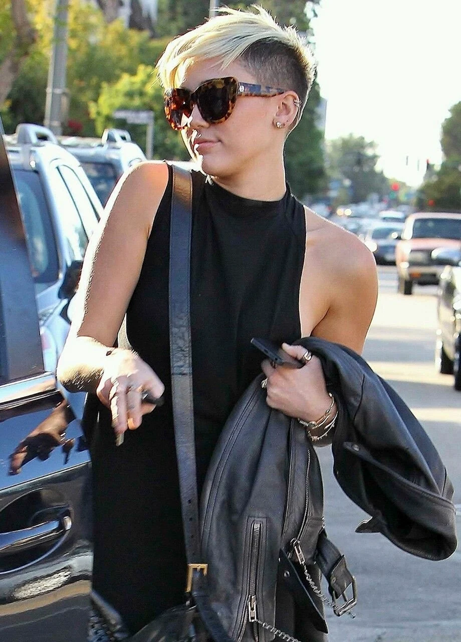 Miley Cyrus goth
