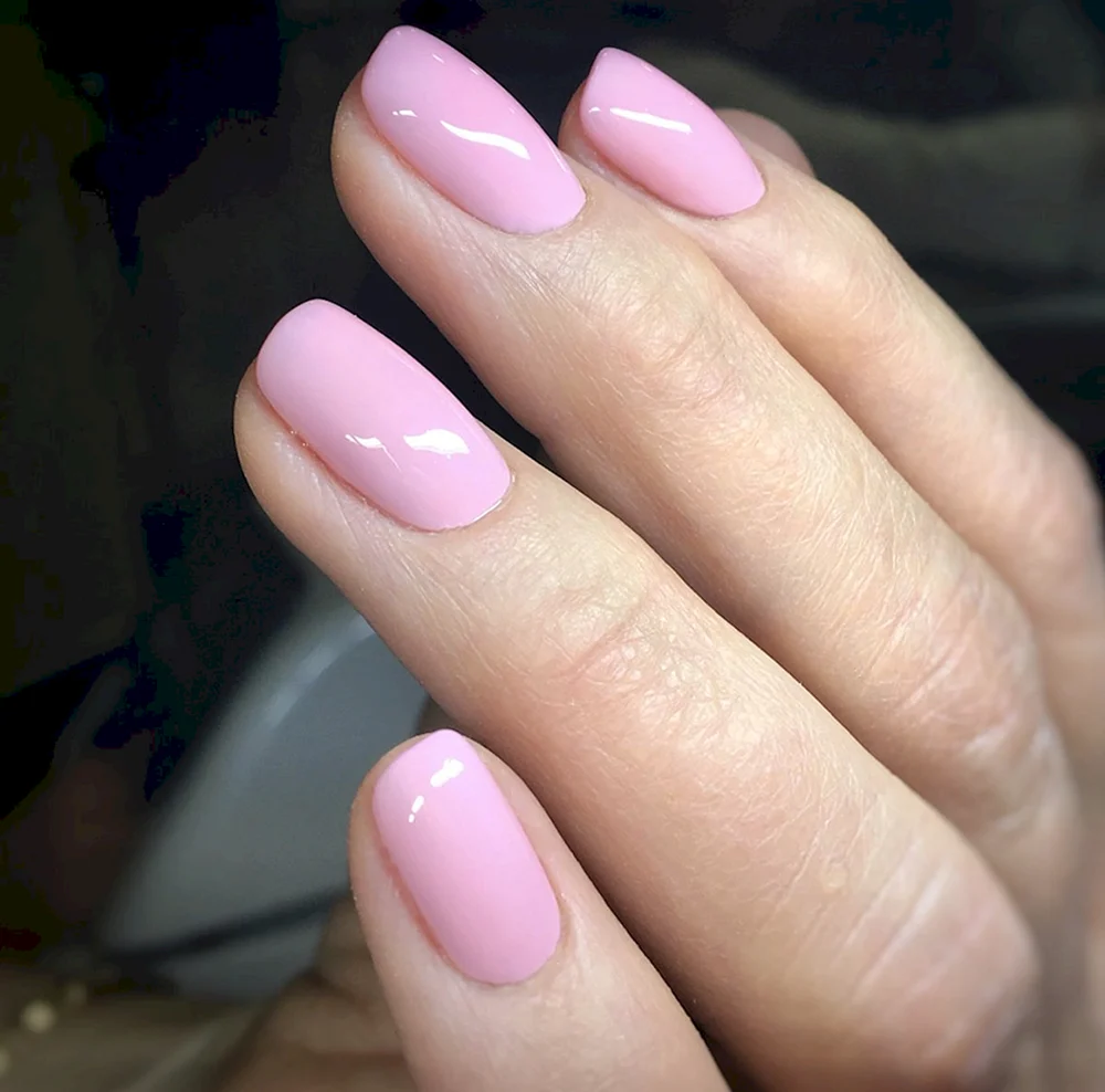 Молочно розовые ногти