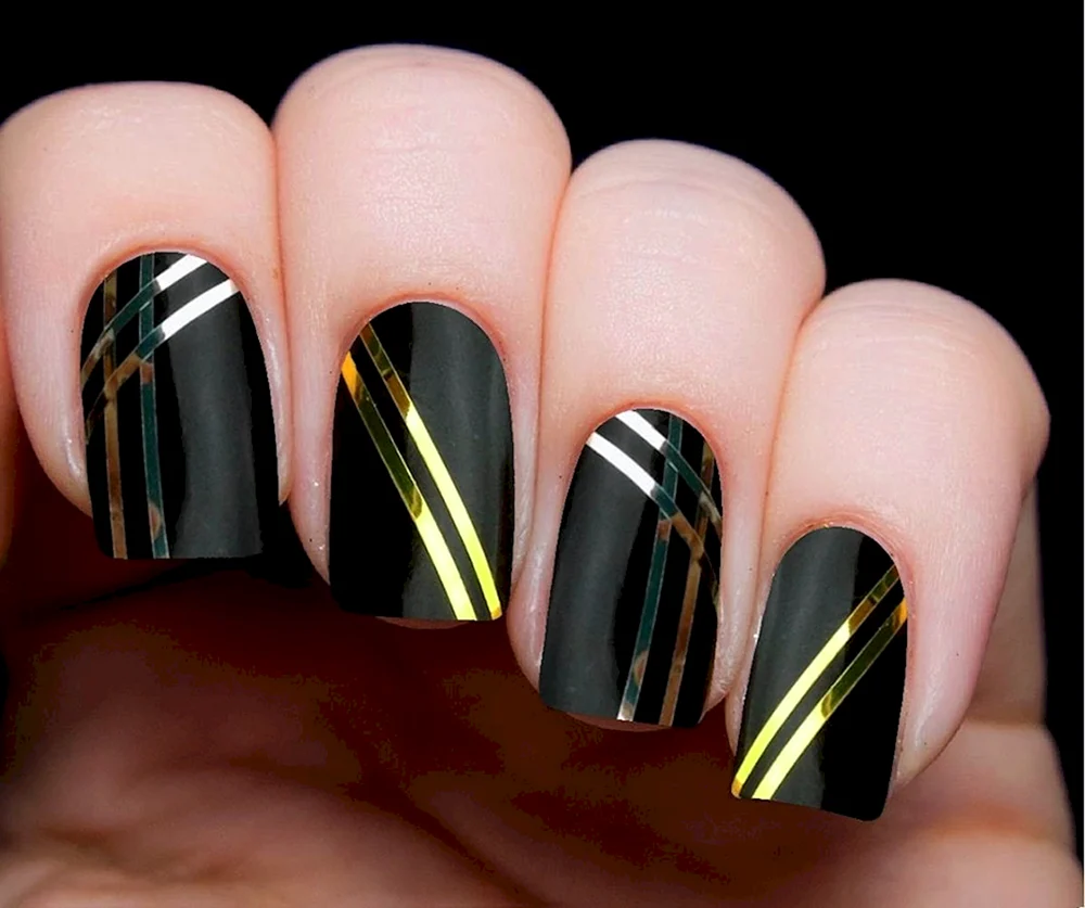 Nail Art Black Gold