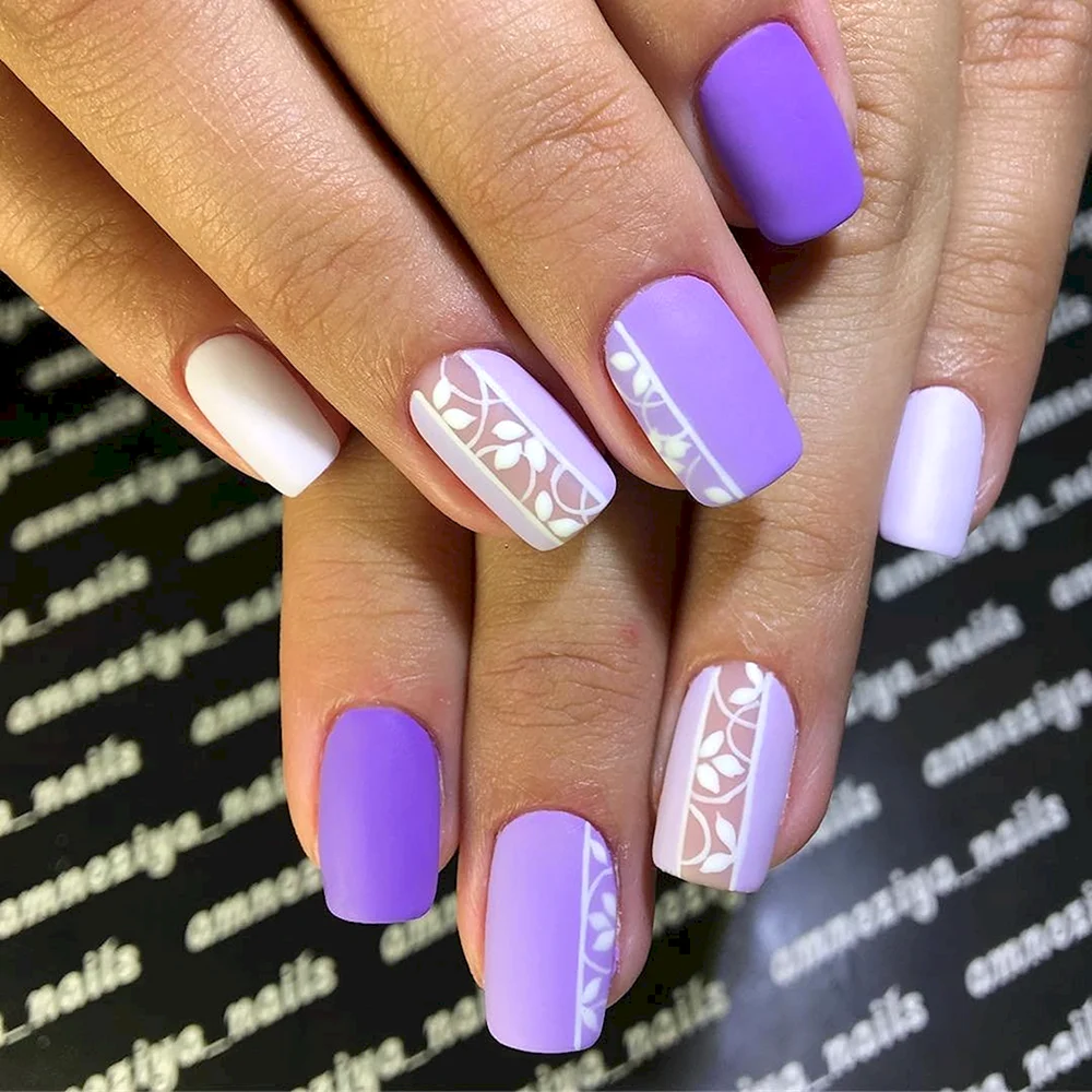 Nail Design Violet