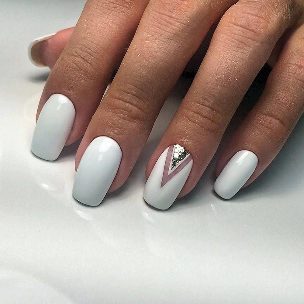 Nails 2022 White