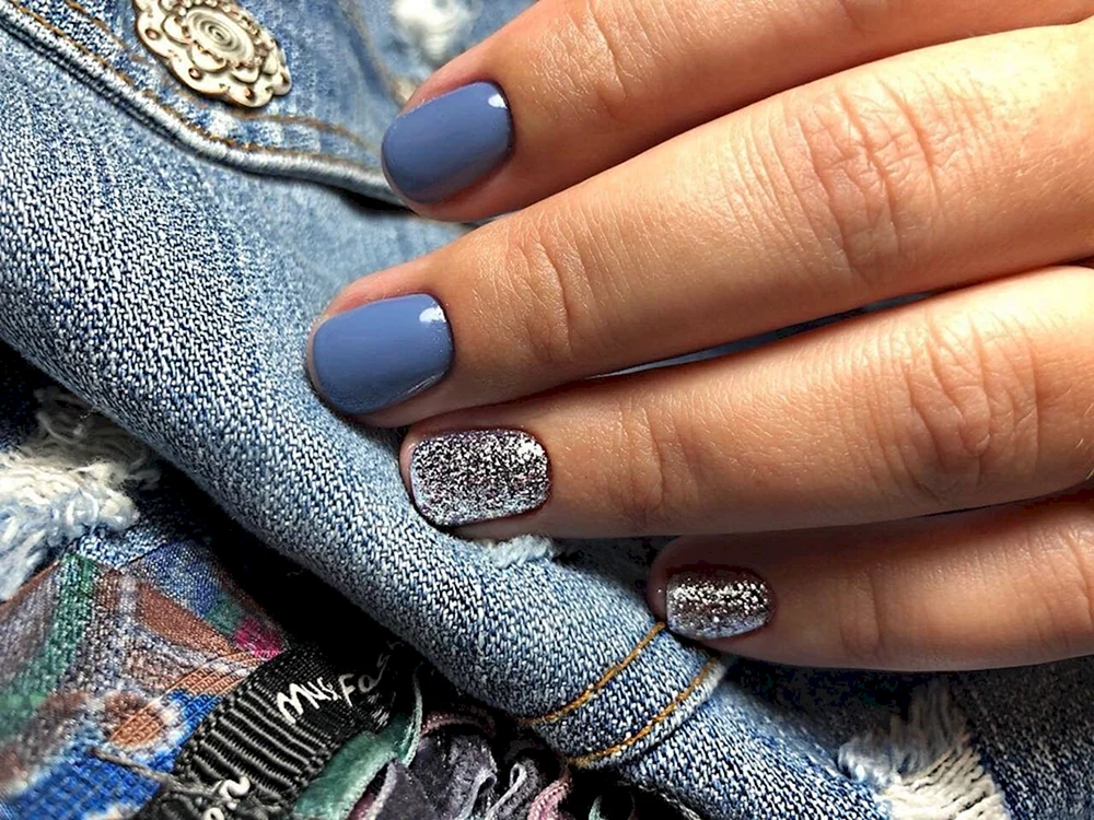 Nails Dark Blue White Silver