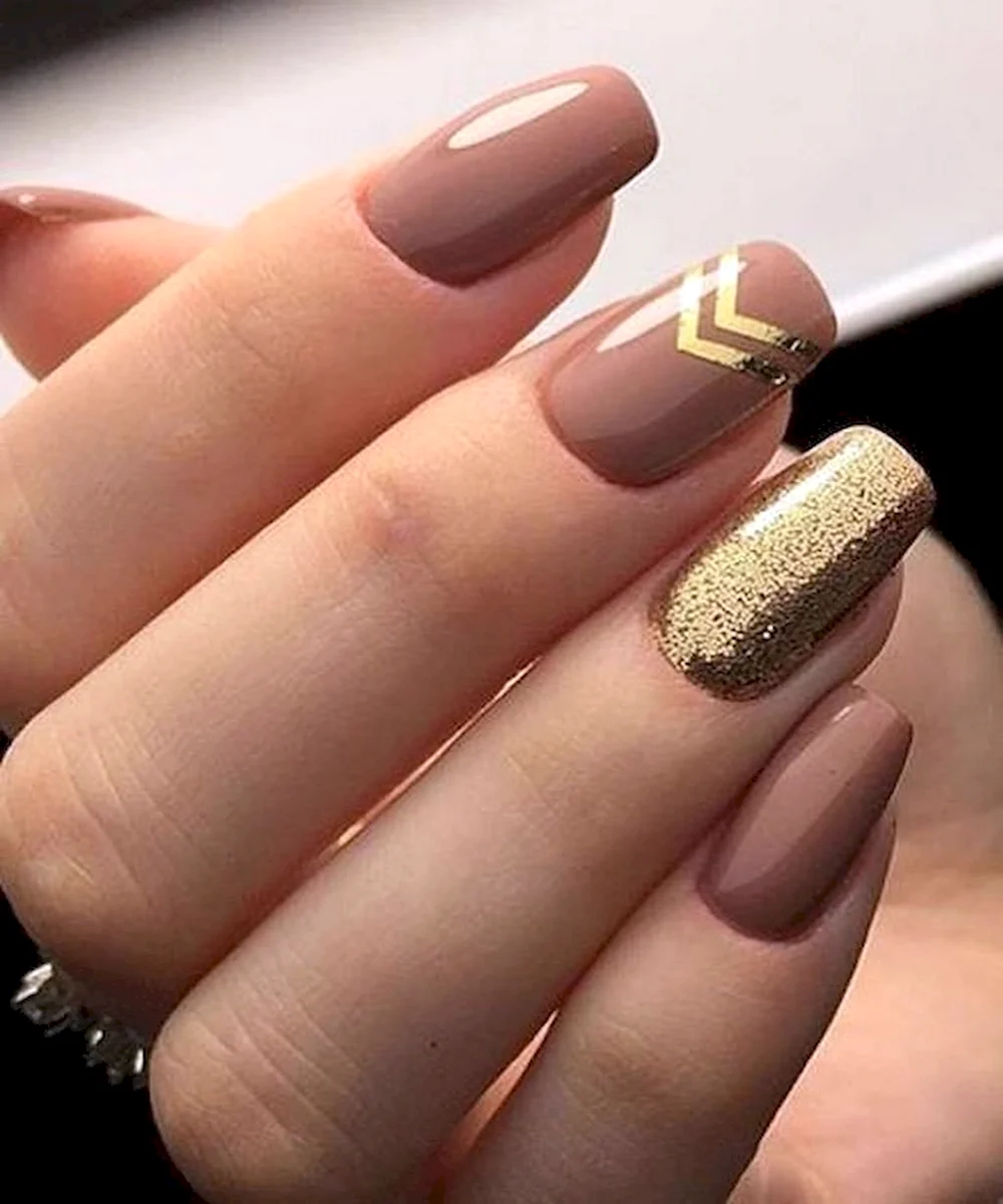 Nails Gold