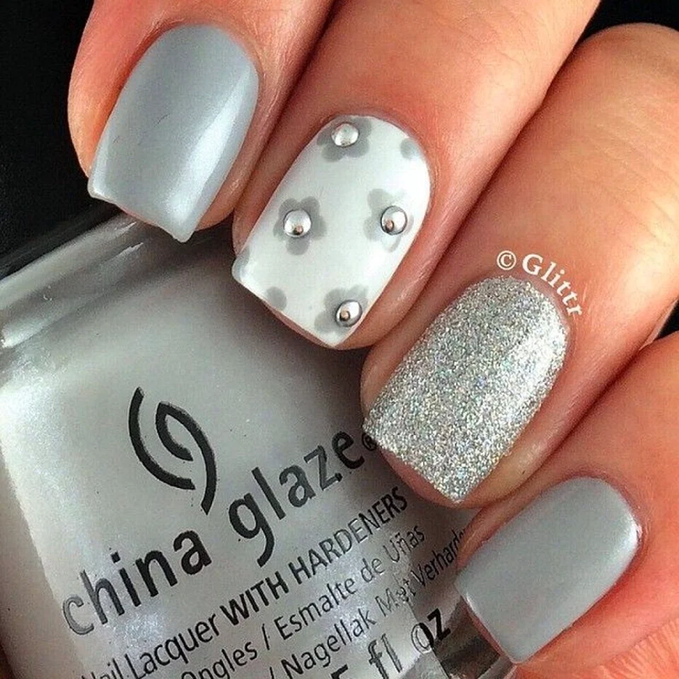 Nails Grey