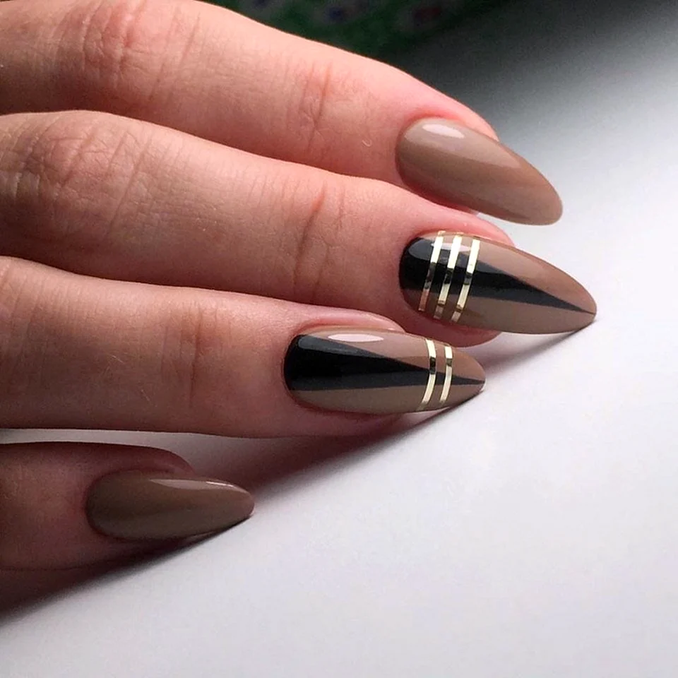 Nails line Designer
