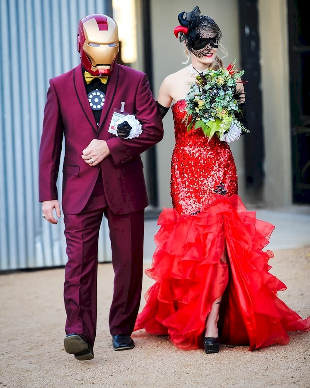Нестандартные костюмы на свадьбу